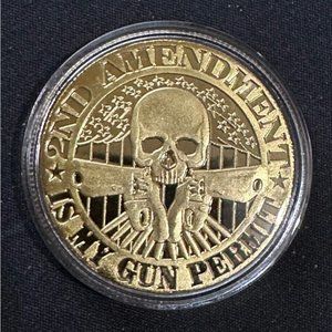 2nd Amendment Gold Collector Coin In plastic round